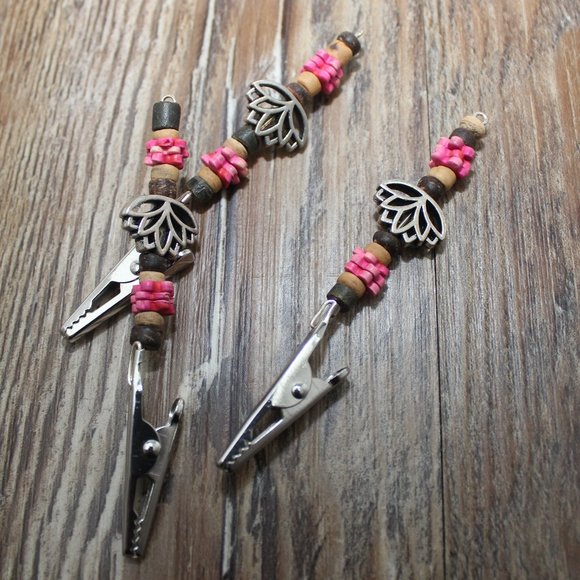 Distressed blue roach clip